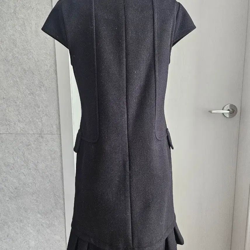 [BUNJANG] Black Wool Mini Dress / 블랙 모직 털방울 장식 미니 원피스