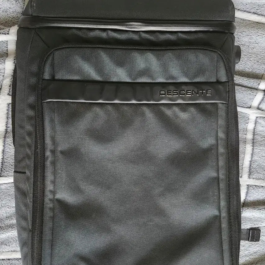 [BUNJANG] Descente Dark Gray Backpack / [F]데상트다크그레이 백팩 가방