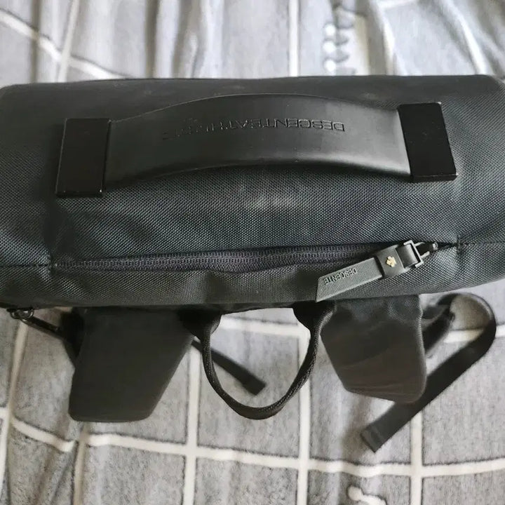 [BUNJANG] Descente Dark Gray Backpack / [F]데상트다크그레이 백팩 가방