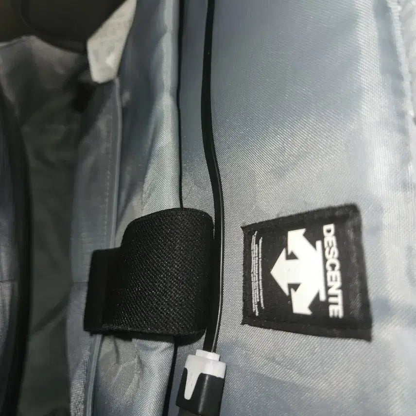 [BUNJANG] Descente Dark Gray Backpack / [F]데상트다크그레이 백팩 가방