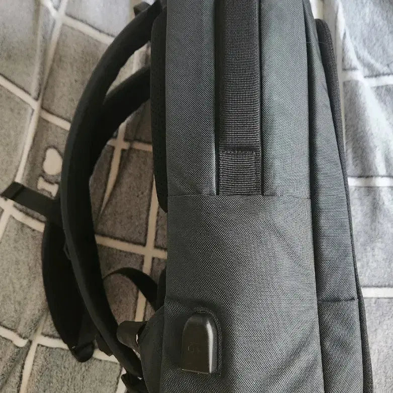 [BUNJANG] Descente Dark Gray Backpack / [F]데상트다크그레이 백팩 가방