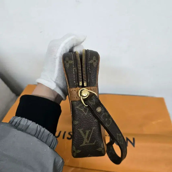 [BUNJANG] Louis Vuitton Mali Dragon Clutch Bag / [보증서 정품] 루이비통 말리 드래곤 클러치백