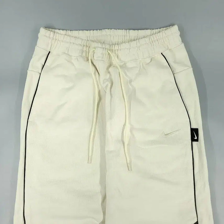 [BUNJANG] Nike Light Beige Black Swoosh Jogger Pants / 나이키 라이트베이지 블랙 스우시 빅로고 파이프라인 올드스쿨 밴딩 조거팬츠