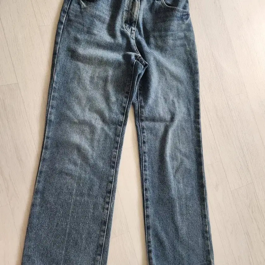 [BUNJANG] SJ Straight Fit Jeans / SJ 스트레이트핏 청바지