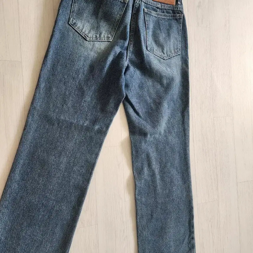 [BUNJANG] SJ Straight Fit Jeans / SJ 스트레이트핏 청바지