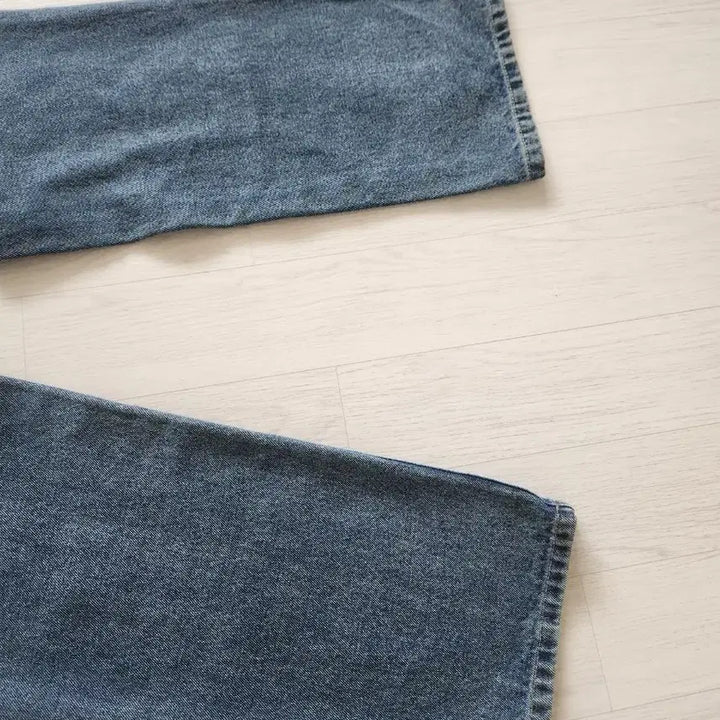 [BUNJANG] SJ Straight Fit Jeans / SJ 스트레이트핏 청바지
