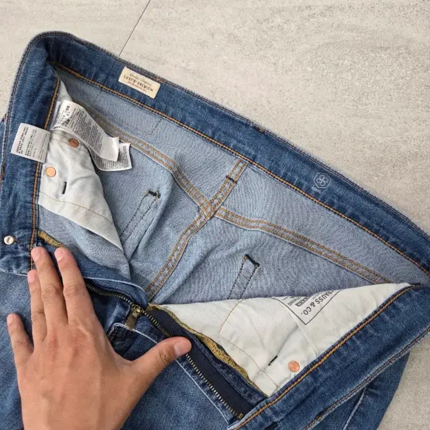[SOLD OUT] [LEVI&