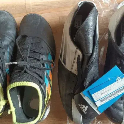 [BUNJANG] Assorted Soccer Shoes, Gear, and Apparel Bundle / 7켤레 남자 축구화 운동화 장갑 가방 전부다 저렴하게 처분해요 ㅠㅠ