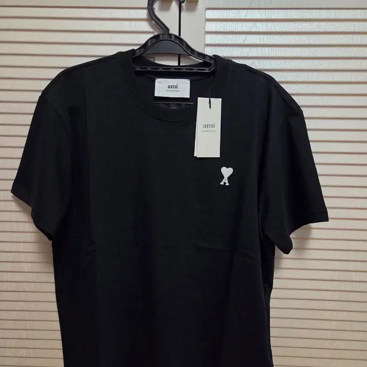 [SOLD OUT] 신상아미 하트로고 검정반팔티 M