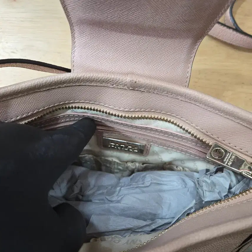 [BUNJANG] DKNY Pink Crossbody Shoulder Bag / DKNY 핑크 크로스백 숄더백 가방