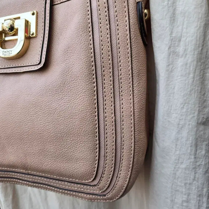 [BUNJANG] DKNY Pink Crossbody Shoulder Bag / DKNY 핑크 크로스백 숄더백 가방