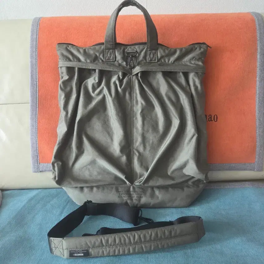 [SOLD OUT] 카네이테이 헬멧백 L사이즈 올리브색상