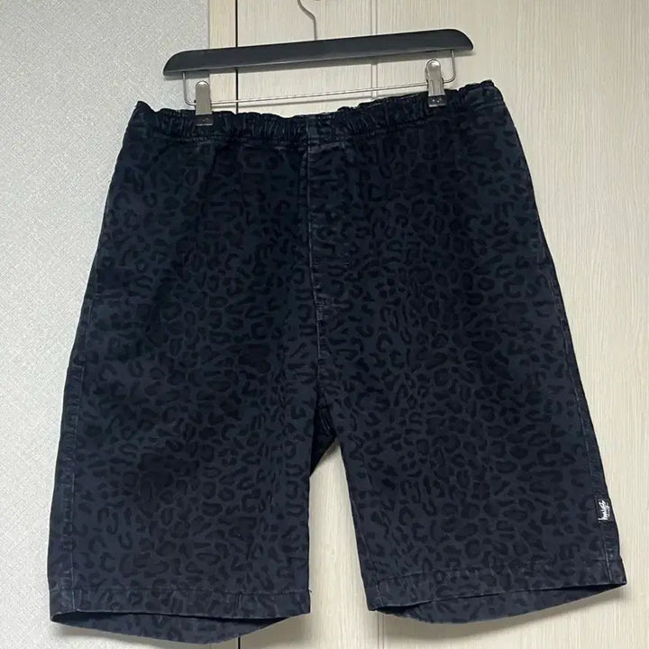 [SOLD OUT] 스투시 레오파드 쇼츠 xl 팝니다