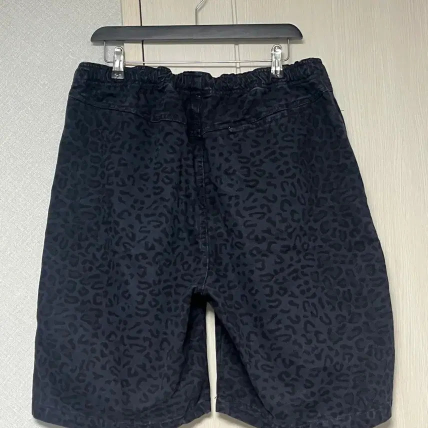[SOLD OUT] 스투시 레오파드 쇼츠 xl 팝니다