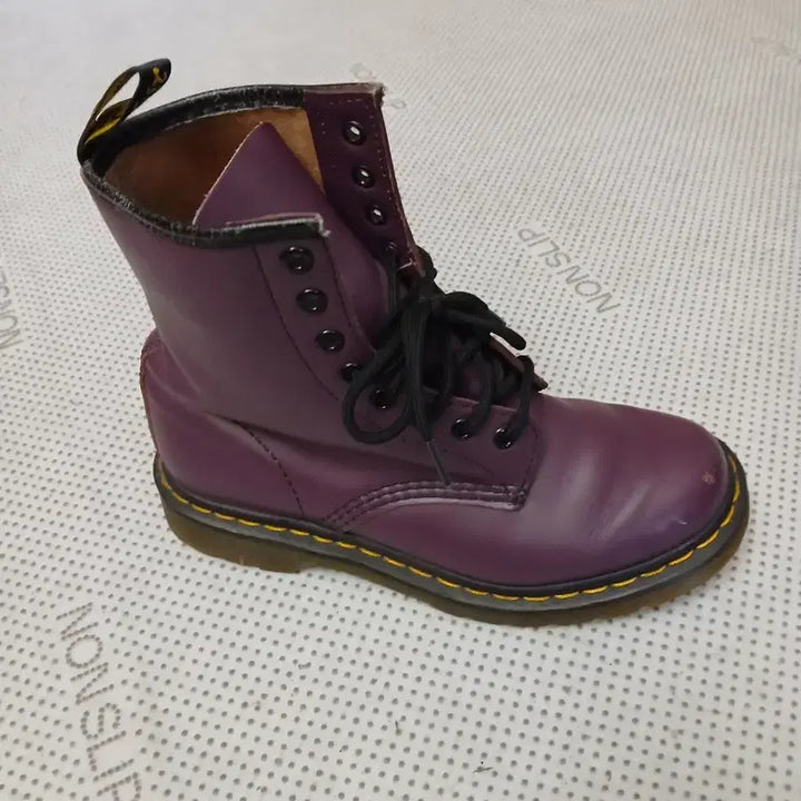 [BUNJANG] Dr. Martens Purple Leather Boots / 닥터마틴 퍼플 레더 부츠