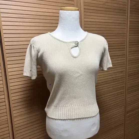 [BUNJANG] Ivory Cutout Short Sleeve Knit Top / 아이보리 컷아웃 반팔 니트 수입의류