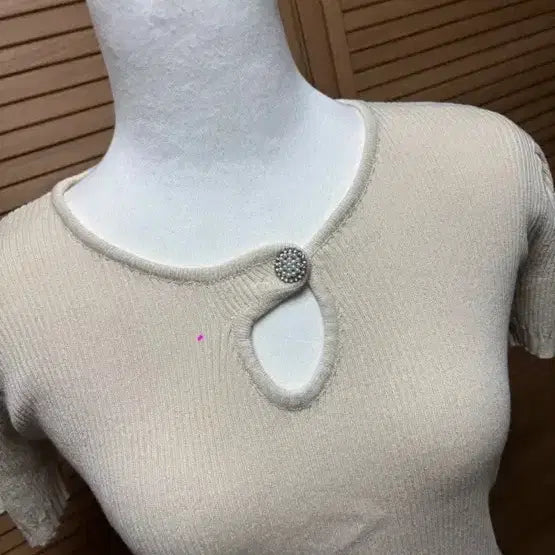 [BUNJANG] Ivory Cutout Short Sleeve Knit Top / 아이보리 컷아웃 반팔 니트 수입의류