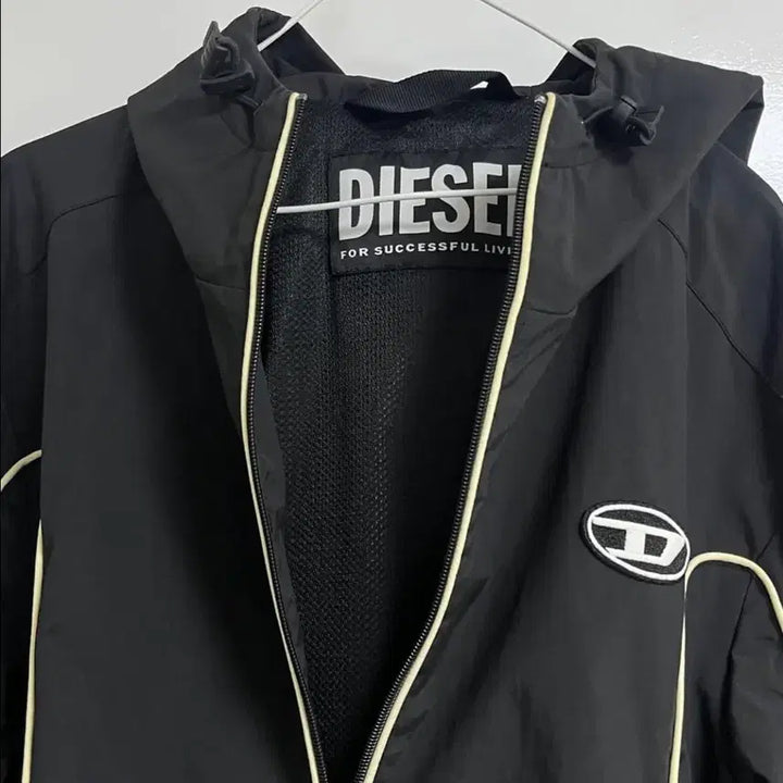 [SOLD OUT] 디젤 J-하이브스 콘트라스트 파이핑 윈드브레이커 블랙