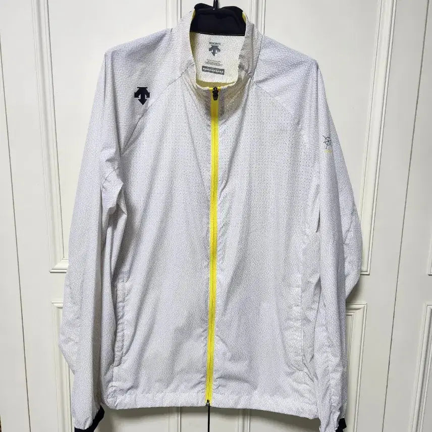 [SOLD OUT] (105)데상트 DUALIS 윈드브레이커 바람막이