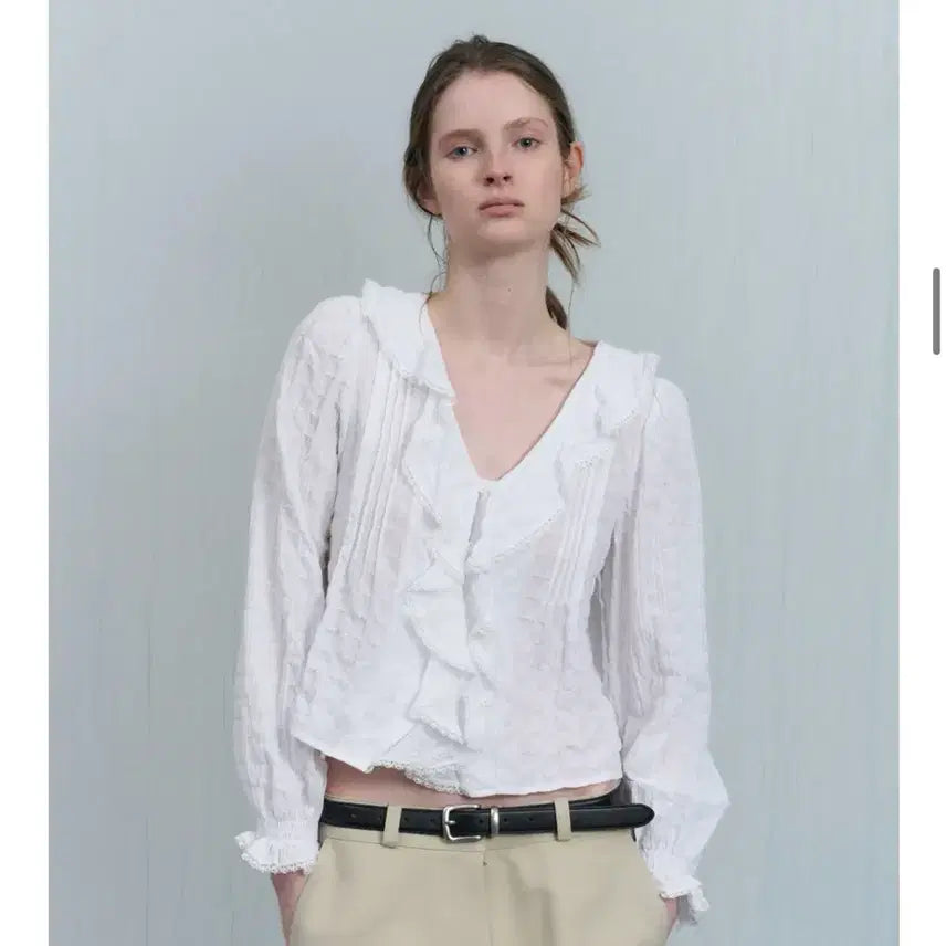 [SOLD OUT] 포에토 블라우스 Pure ruffle blouse - ivory