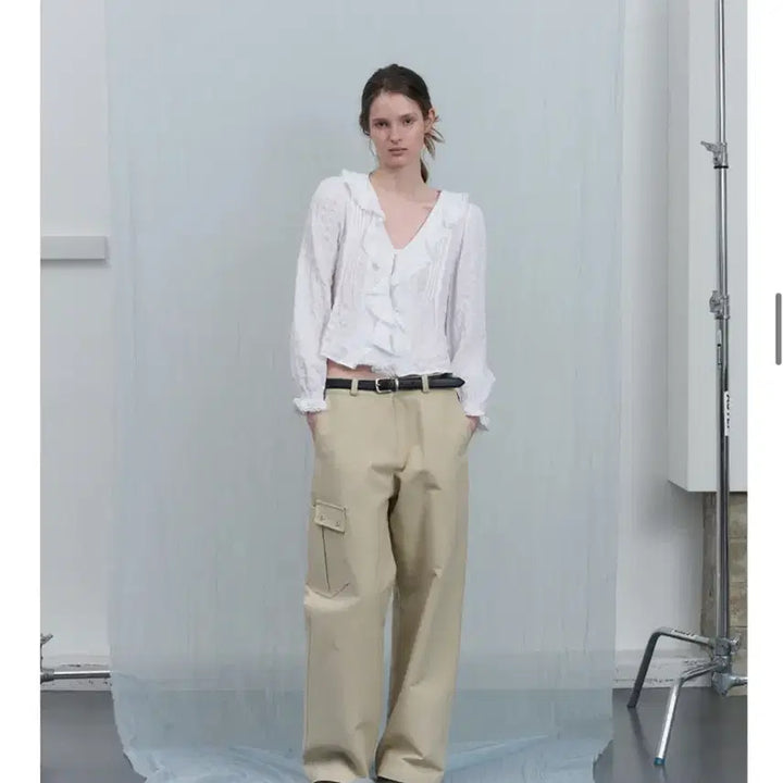 [SOLD OUT] 포에토 블라우스 Pure ruffle blouse - ivory