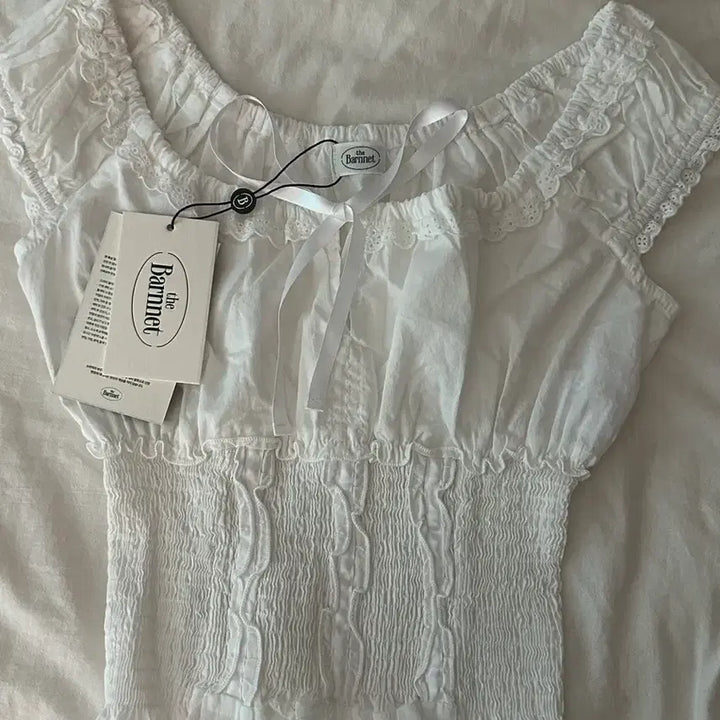 [BUNJANG] The Barnet Petunia Smoked Blouse White / (새상품) 더바넷 Petunia Smoked Blouse White