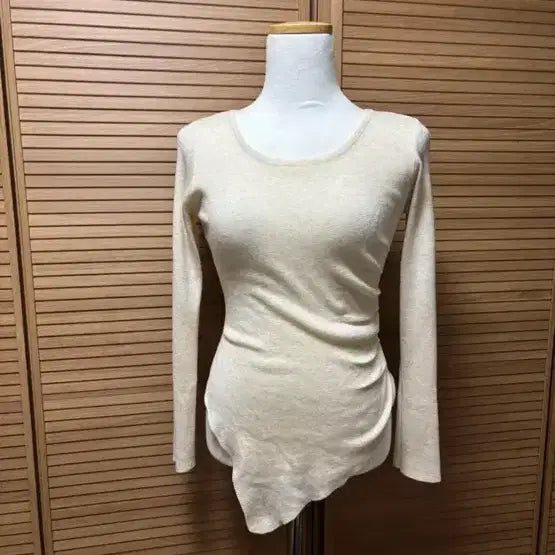 [BUNJANG] Imported Apparel Asymmetrical Knit Top / (새상품) 허리쏙 언발란스핏 긴팔 니트 티 수입의류