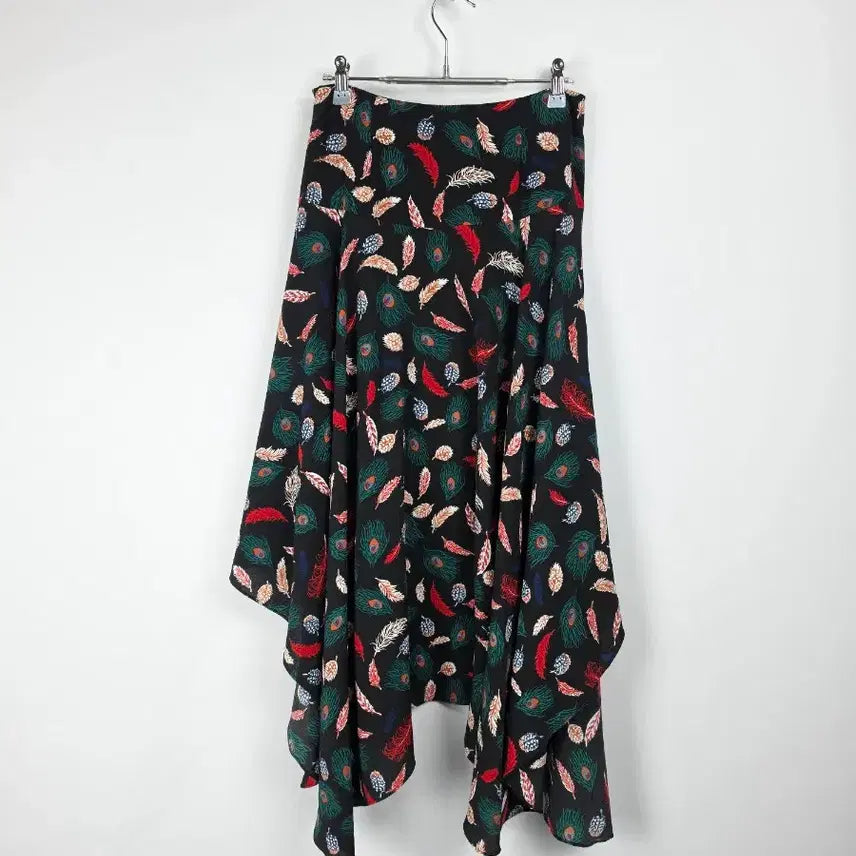 [BUNJANG] Unbranded Black Feather Pattern Asymmetrical Flare Skirt - Women&