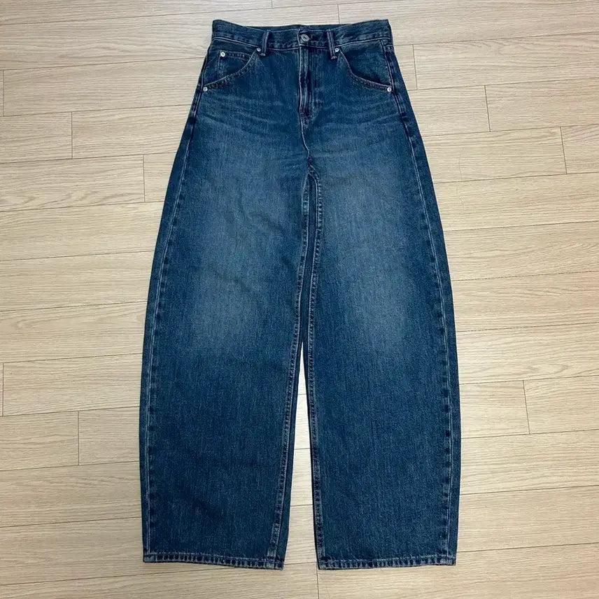 [SOLD OUT] 유니클로 청바지 23