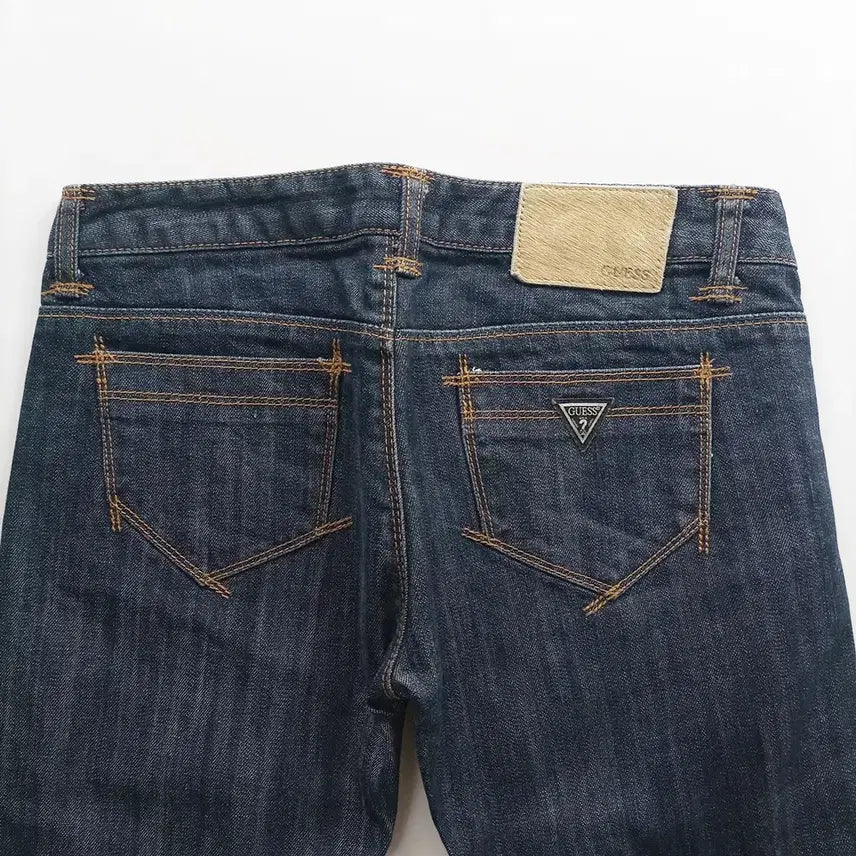 [SOLD OUT] 게스 청바지 사이즈28 일자 진청 캐주얼 여자 여성 데님팬츠 B0024