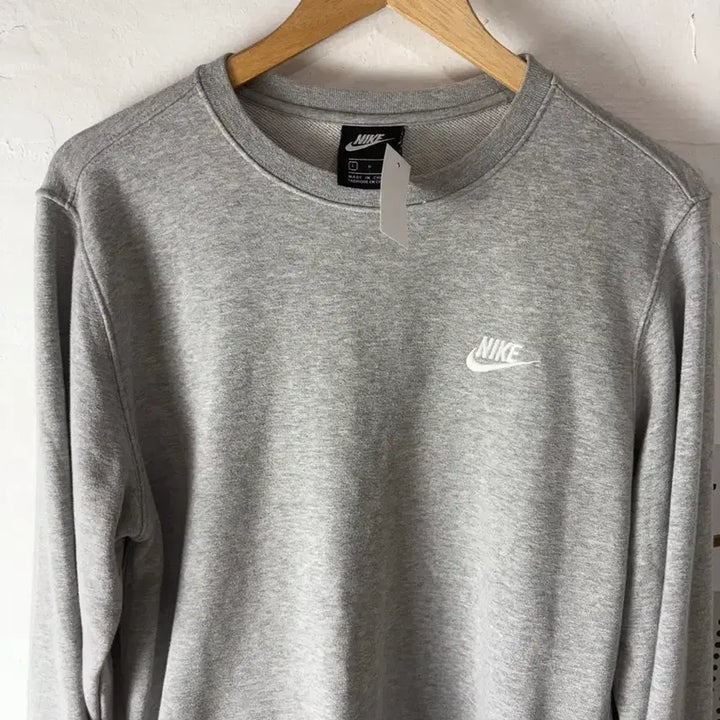 [SOLD OUT] 나이키 스우시 맨투맨
