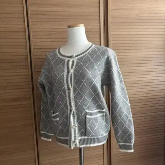 [BUNJANG] Gray Diamond Pattern Cardigan / (새상품) 다이아 패턴 회색 가디건 수입의류