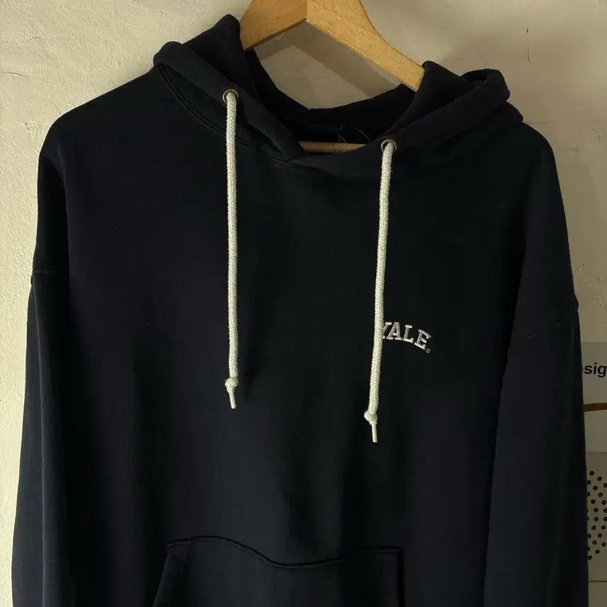[BUNJANG] Yale Hooded Sweatshirt / 예일 후드티