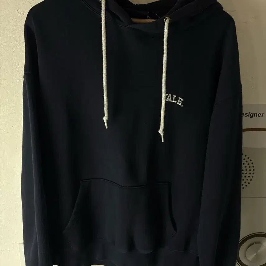 [BUNJANG] Yale Hooded Sweatshirt / 예일 후드티