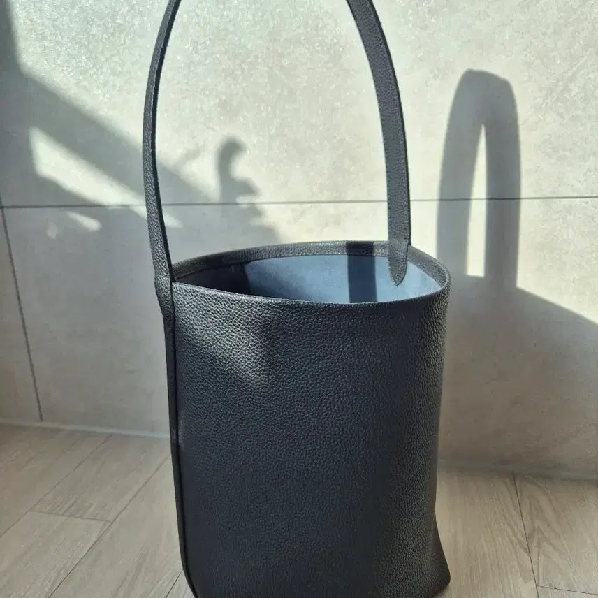 [SOLD OUT] 소가죽 파크백 스타일