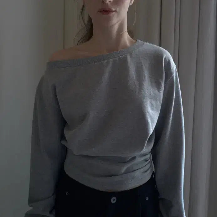 [BUNJANG] Ore Katie Off-Shoulder Sweatshirt / ore 오어 Katie Sweat Shirts 오프숄더 맨투맨