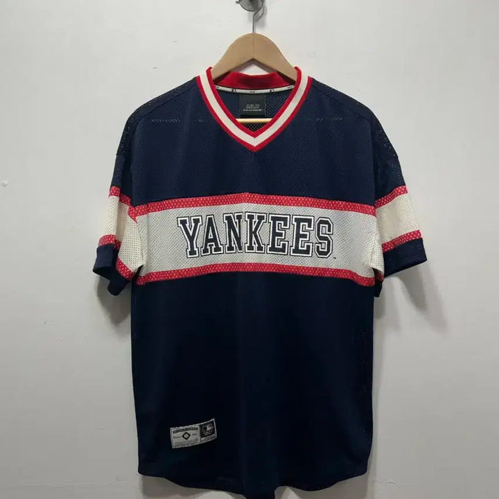 [SOLD OUT] MLB 뉴욕 양키스 메쉬 반팔 티셔츠 L 100사이즈