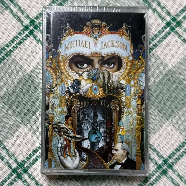 [BUNJANG] Michael Jackson Dangerous Remastered Limited Edition Cassette Tape / 마이클 잭슨 카세트테이프 (리마스터링 한정판) -미개봉,희귀-