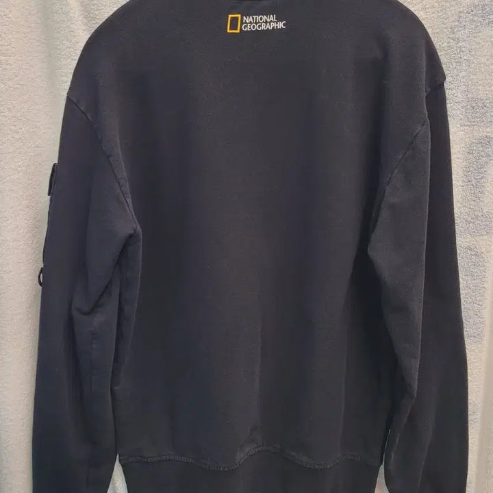 [BUNJANG] National Geographic Black Pocket Sweatshirt / 내셔널지오그래픽 블랙 포켓 맨투맨 티셔츠