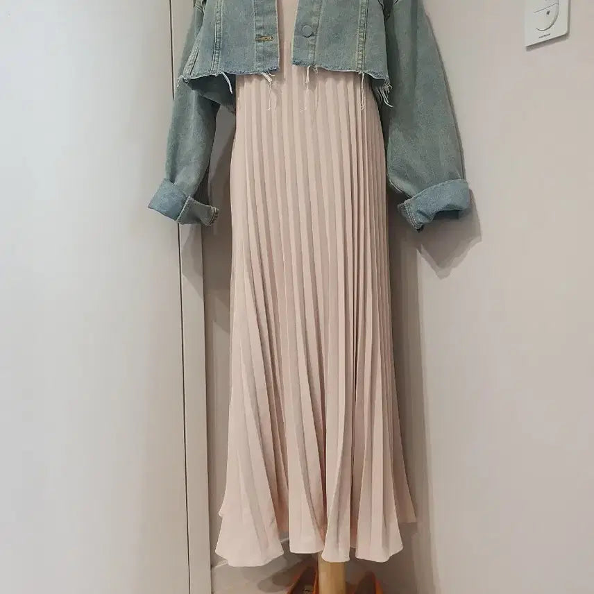 [BUNJANG] Beige Long Pleated Dress / 베이지색 롱 플리츠 원피스