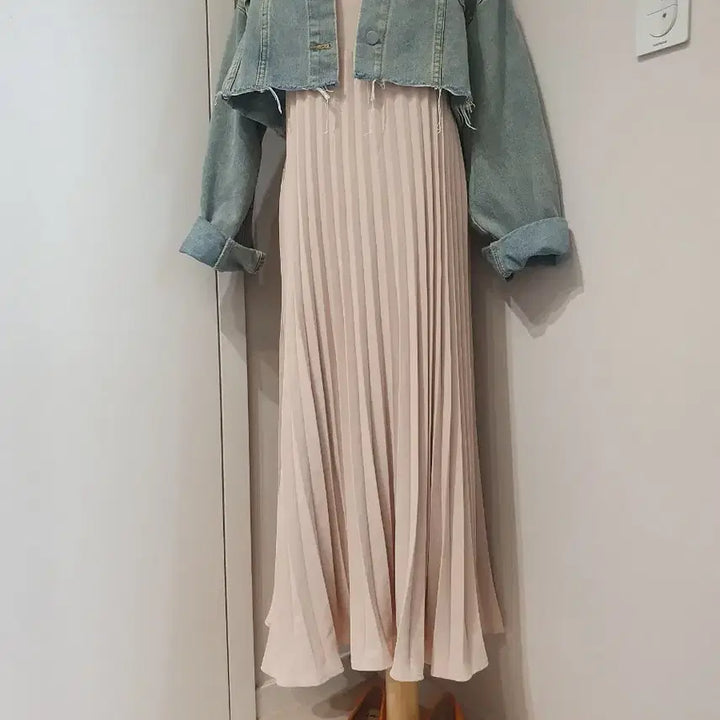 [BUNJANG] Beige Long Pleated Dress / 베이지색 롱 플리츠 원피스