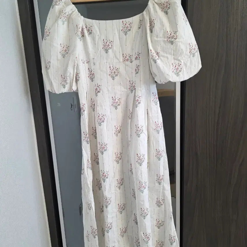 [SOLD OUT] 플라워 벌룬 원피스