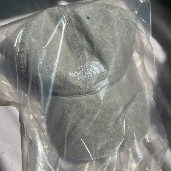 [BUNJANG] The North Face Logo Ball Cap Gray / 더노스페이스 로고 볼캡 그레이 (새상품)