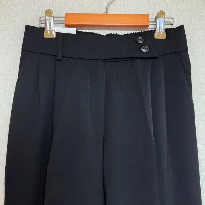 [SOLD OUT] 투버튼 핀턱 와이드 후들 슬랙스