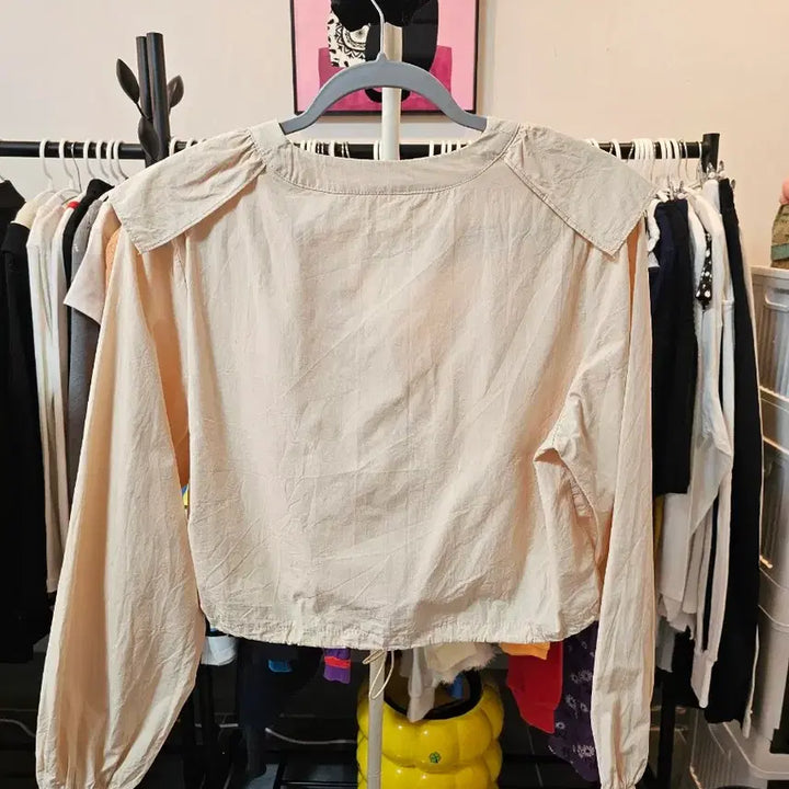 [SOLD OUT] Ulla 프릴 블라우스 크롭 기장 바지 세트