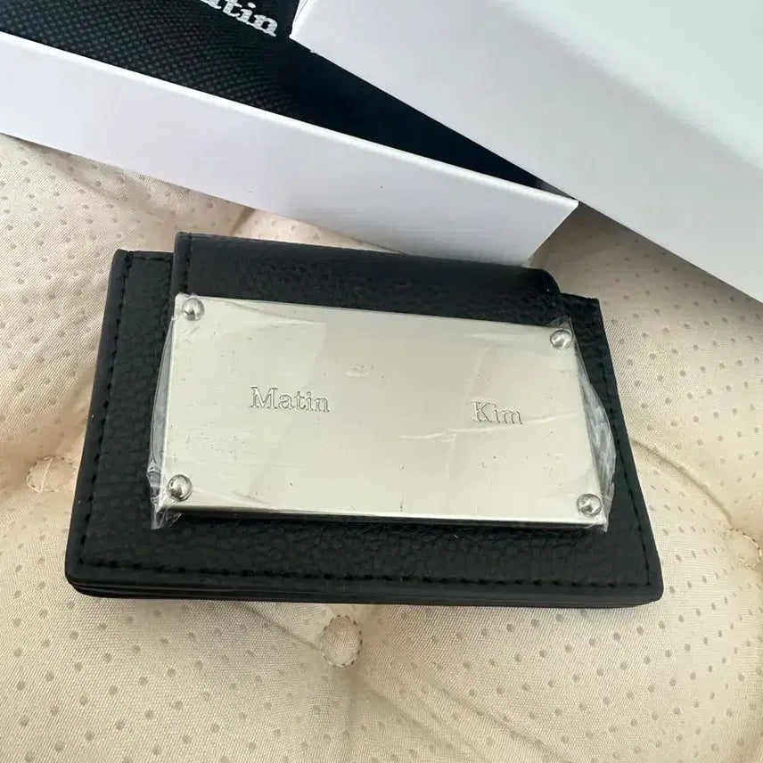 [SOLD OUT] 마뗑킴 블랙 반지갑 새상품 풀박스