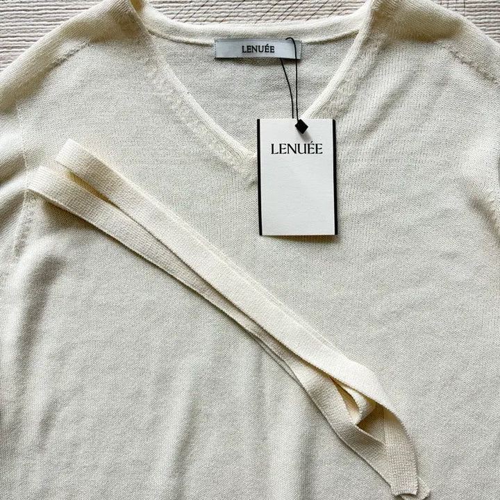 [BUNJANG] 르누이 Emillie Scarf Knit (Ivory) / 새상품) 르누이 홀가먼트 Emillie scarf knit (Ivory)