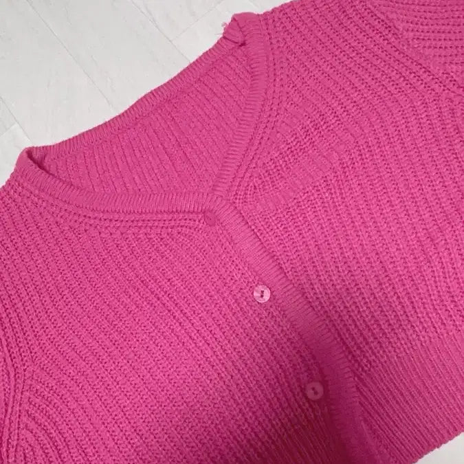 [BUNJANG] Pink Cropped Knit Cardigan / 핑크 크롭 니트 가디건