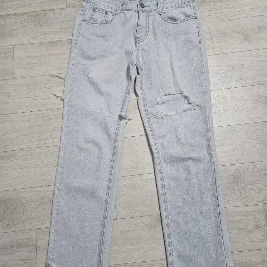 [BUNJANG] Light Wash Denim Pants / 연청 데미지 데님 팬츠