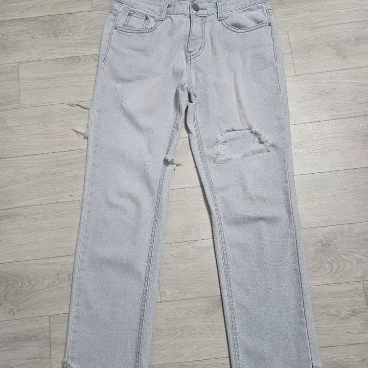 [BUNJANG] Light Wash Denim Pants / 연청 데미지 데님 팬츠